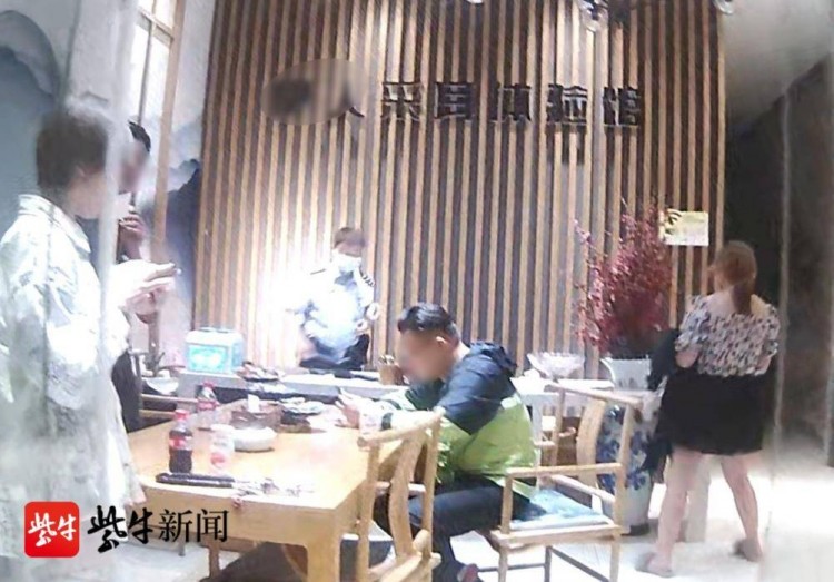 连云港一采耳店违规经营，3人受到处罚